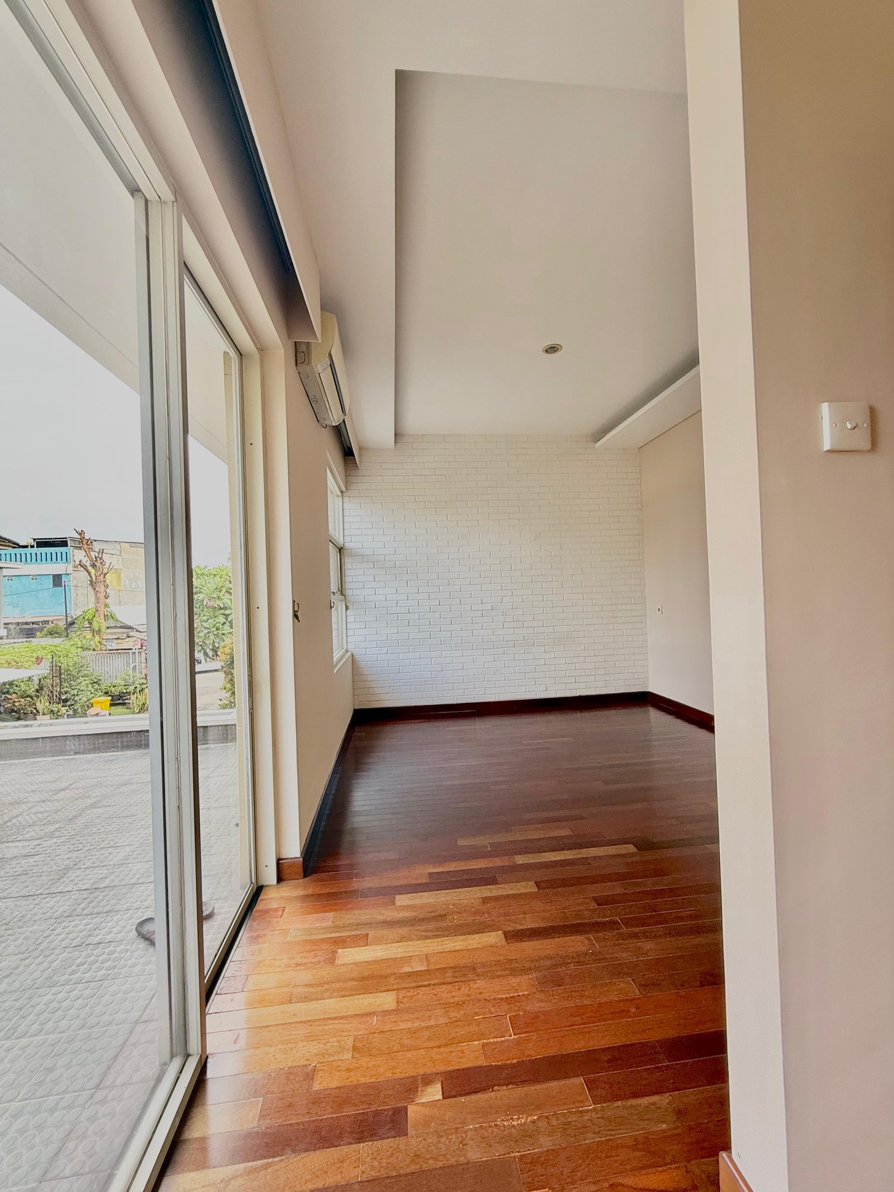 Rumah minimalis hunian modern untuk keluarga muda Pondok Ranji