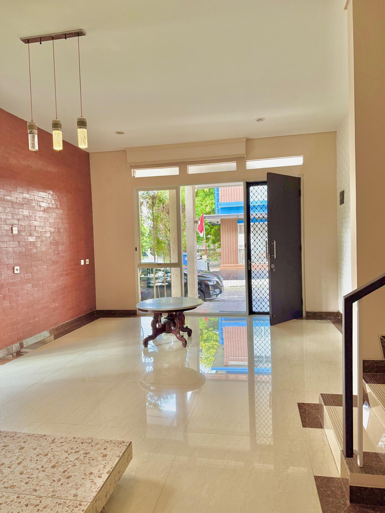 Rumah minimalis hunian modern untuk keluarga muda Pondok Ranji