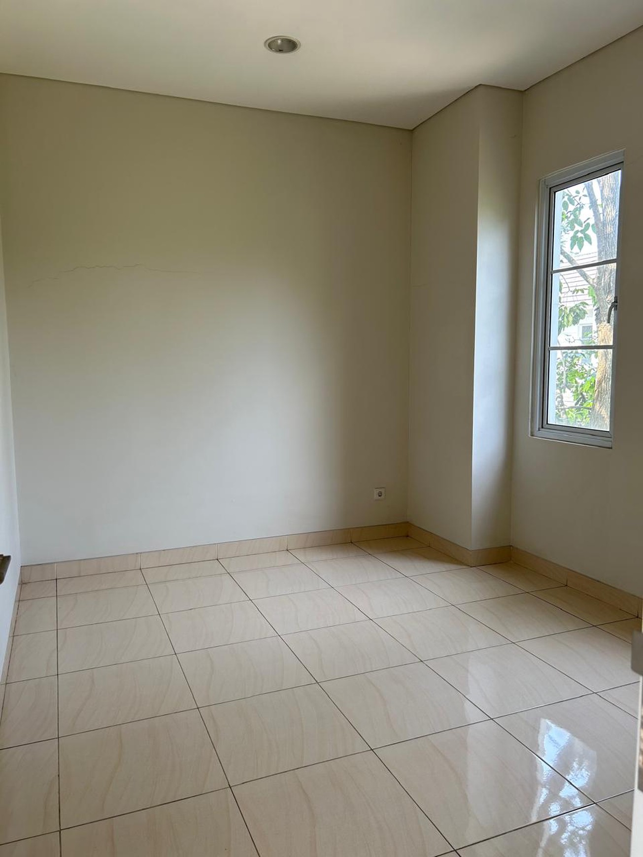 Rumah Hunian Asri Nyaman di Jantung BSD City - Cluster Azura Vanya Park