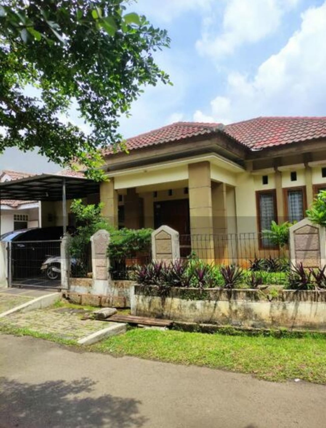 Termurah. Rumah hoek Nusa Loka, BSD