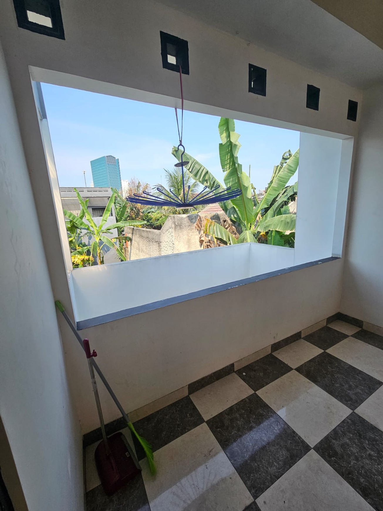 Rumah 2 Lantai Dijual di Bumi Puspitek Asri Tangerang