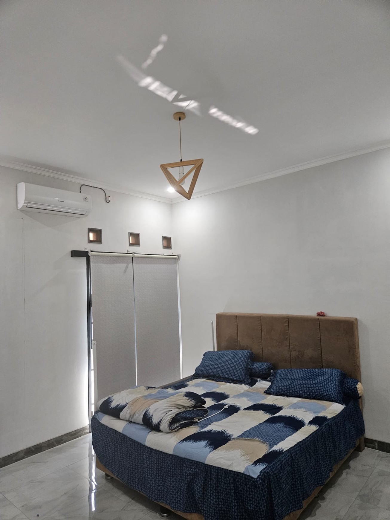Rumah 2 Lantai Dijual di Bumi Puspitek Asri Tangerang