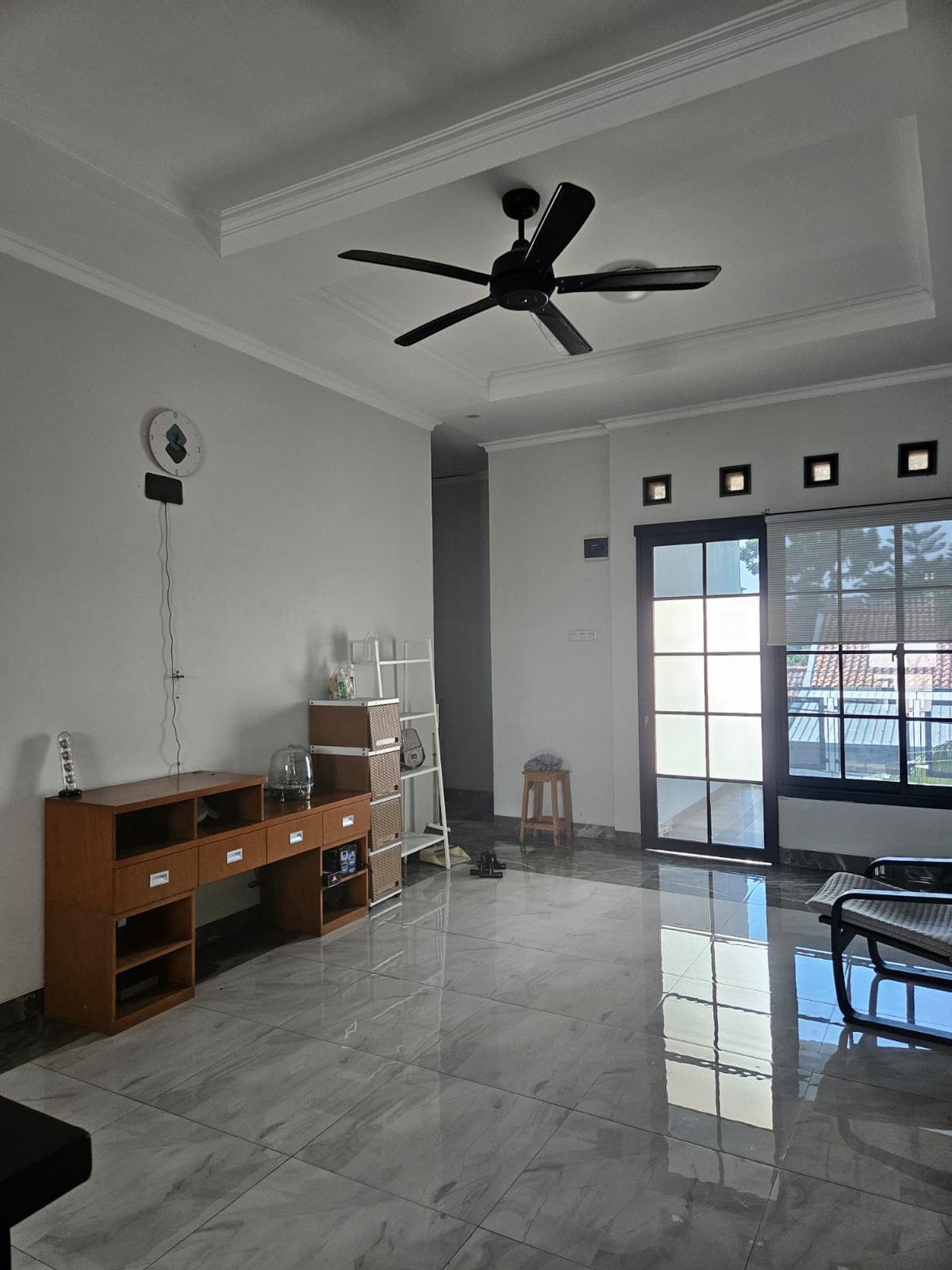 Rumah 2 Lantai Dijual di Bumi Puspitek Asri Tangerang