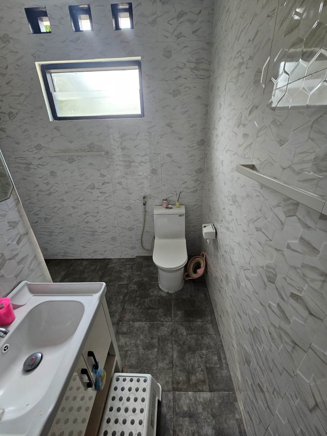Rumah 2 Lantai Dijual di Bumi Puspitek Asri Tangerang