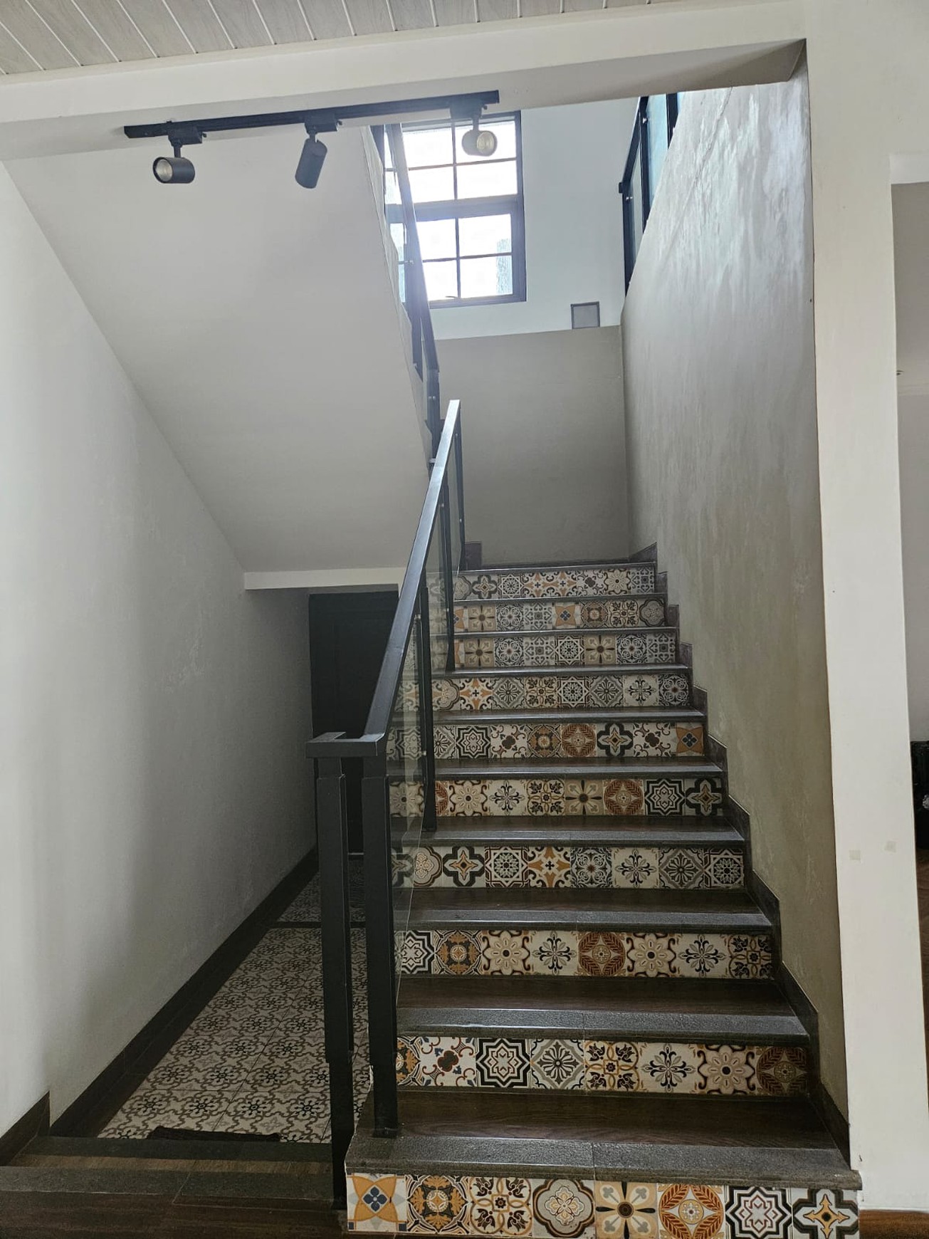 Rumah 2 Lantai Dijual di Bumi Puspitek Asri Tangerang