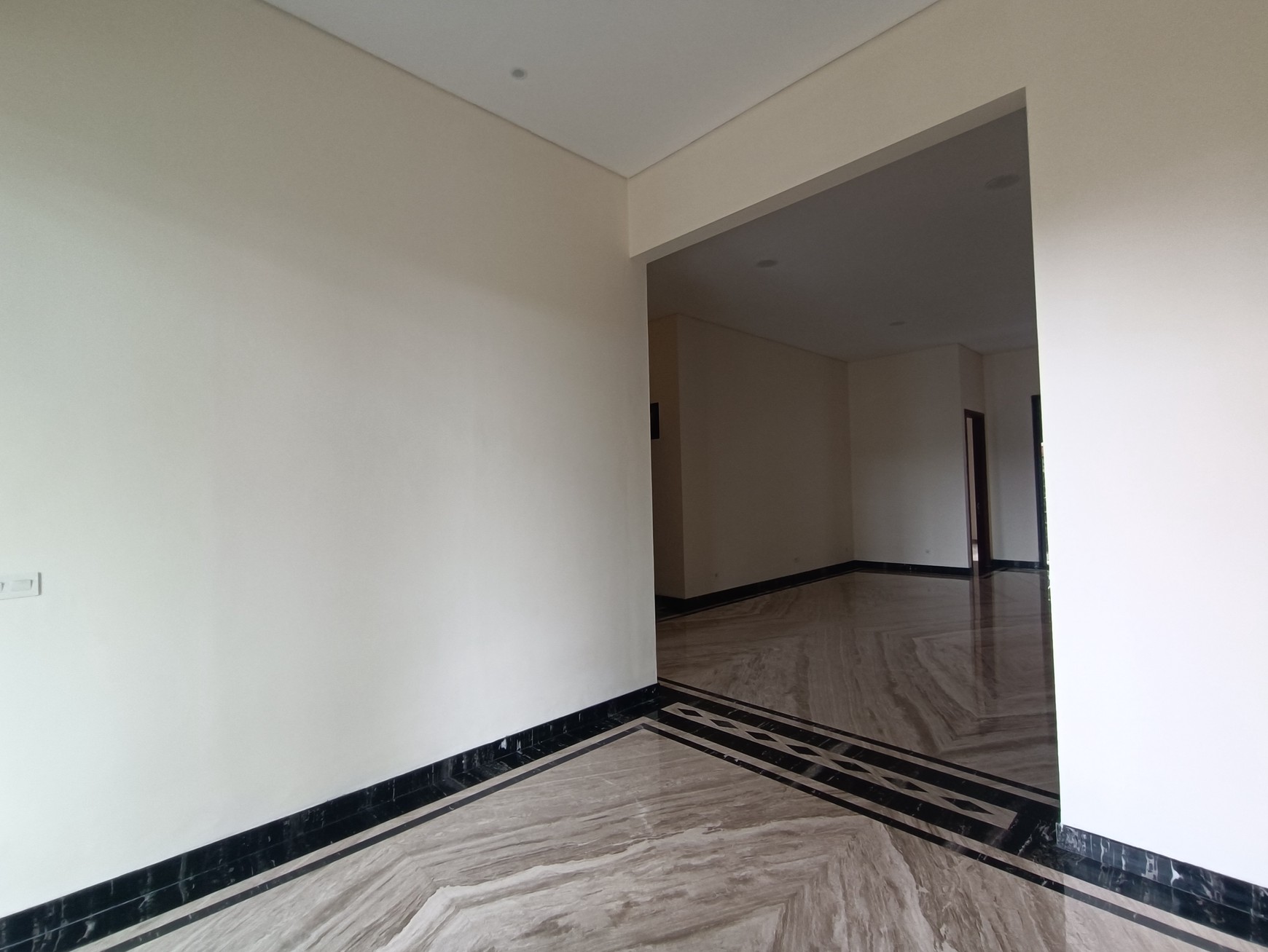 Dijual Rumah Citraland Bukit Golf Baru Gress Mewah Golf view ciamik samping