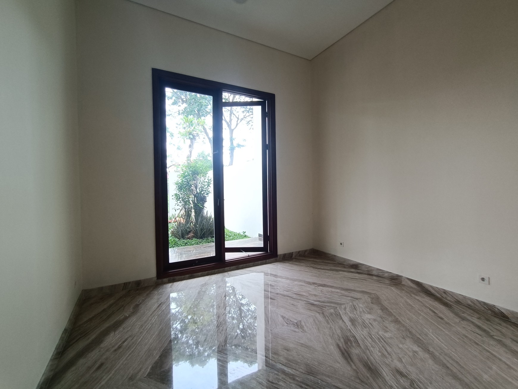 Dijual Rumah Citraland Bukit Golf Baru Gress Mewah Golf view ciamik samping