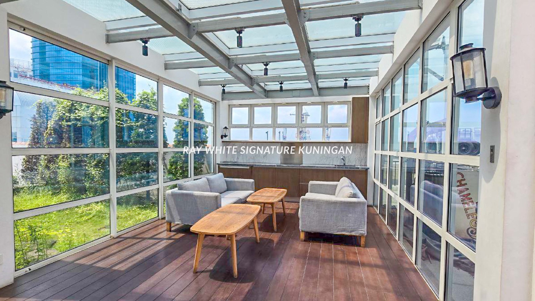 Dijual Gedung Komersial Strategis di Sudirman