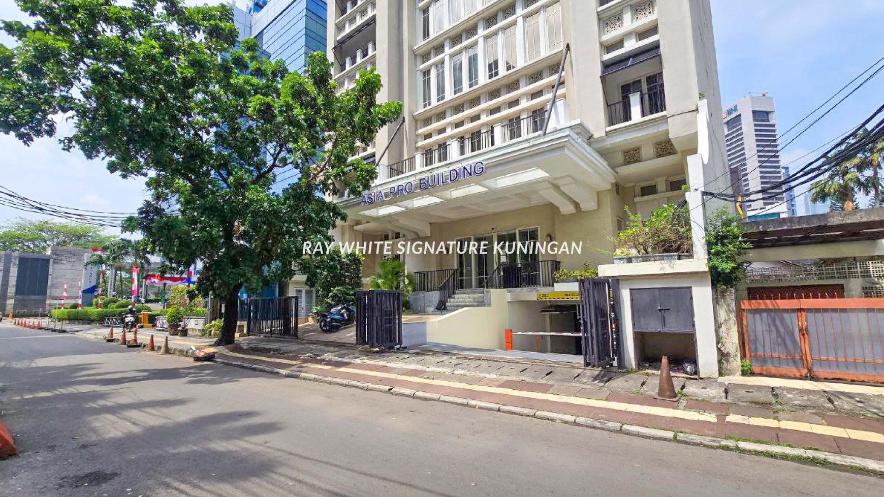 Dijual Gedung Komersial Strategis di Sudirman