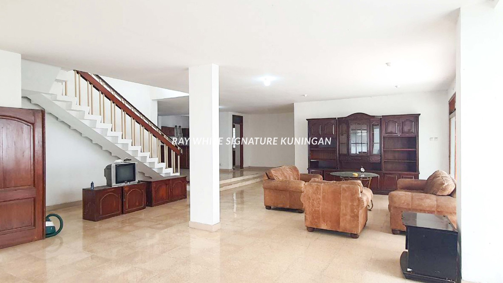 Dijual Rumah di Dharmawangsa Cocok Untuk Tempat Usaha