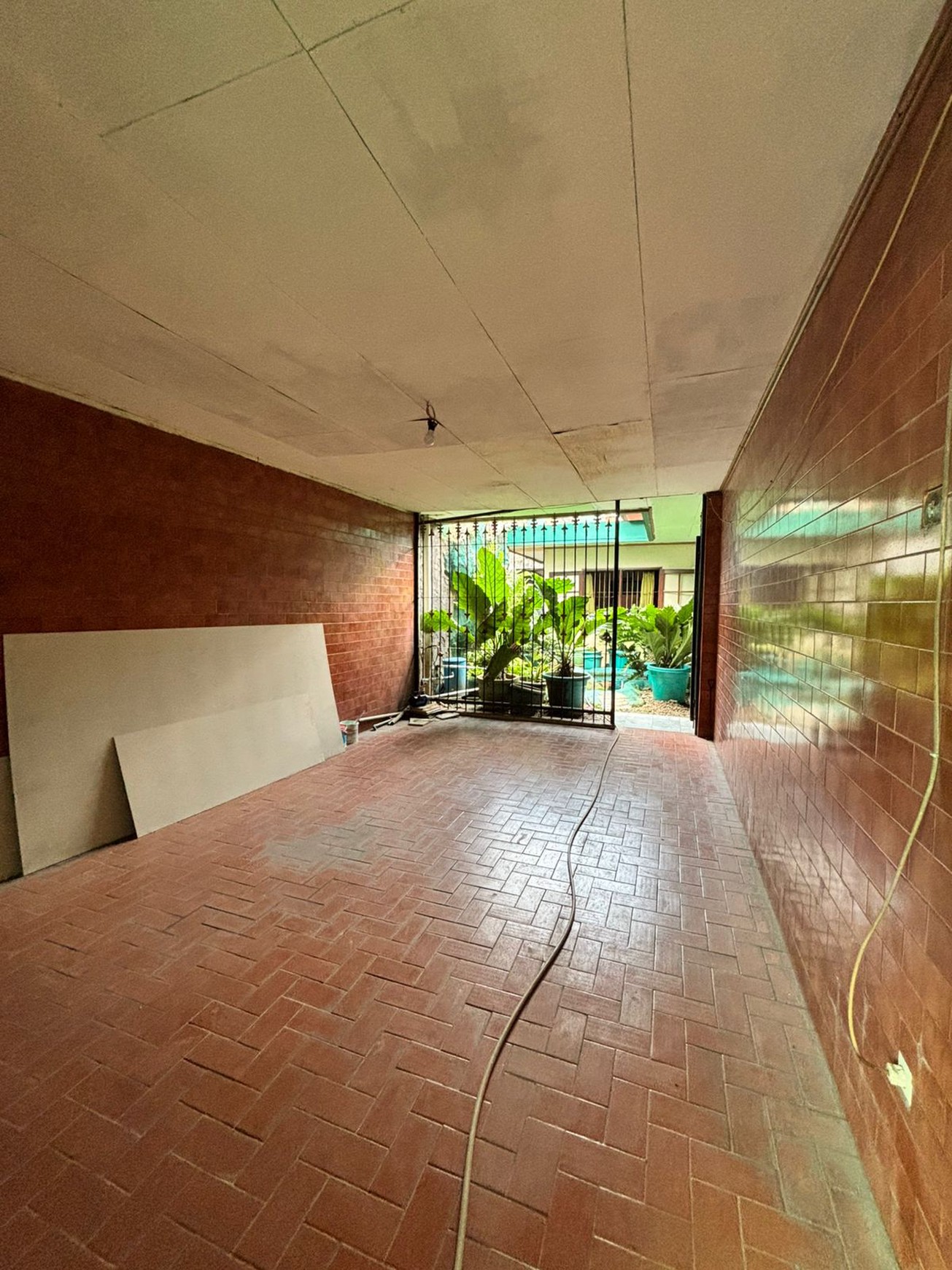 Dijual Rumah Strategis di Jl. Potlot 2, Duren Tiga - Jakarta Selatan