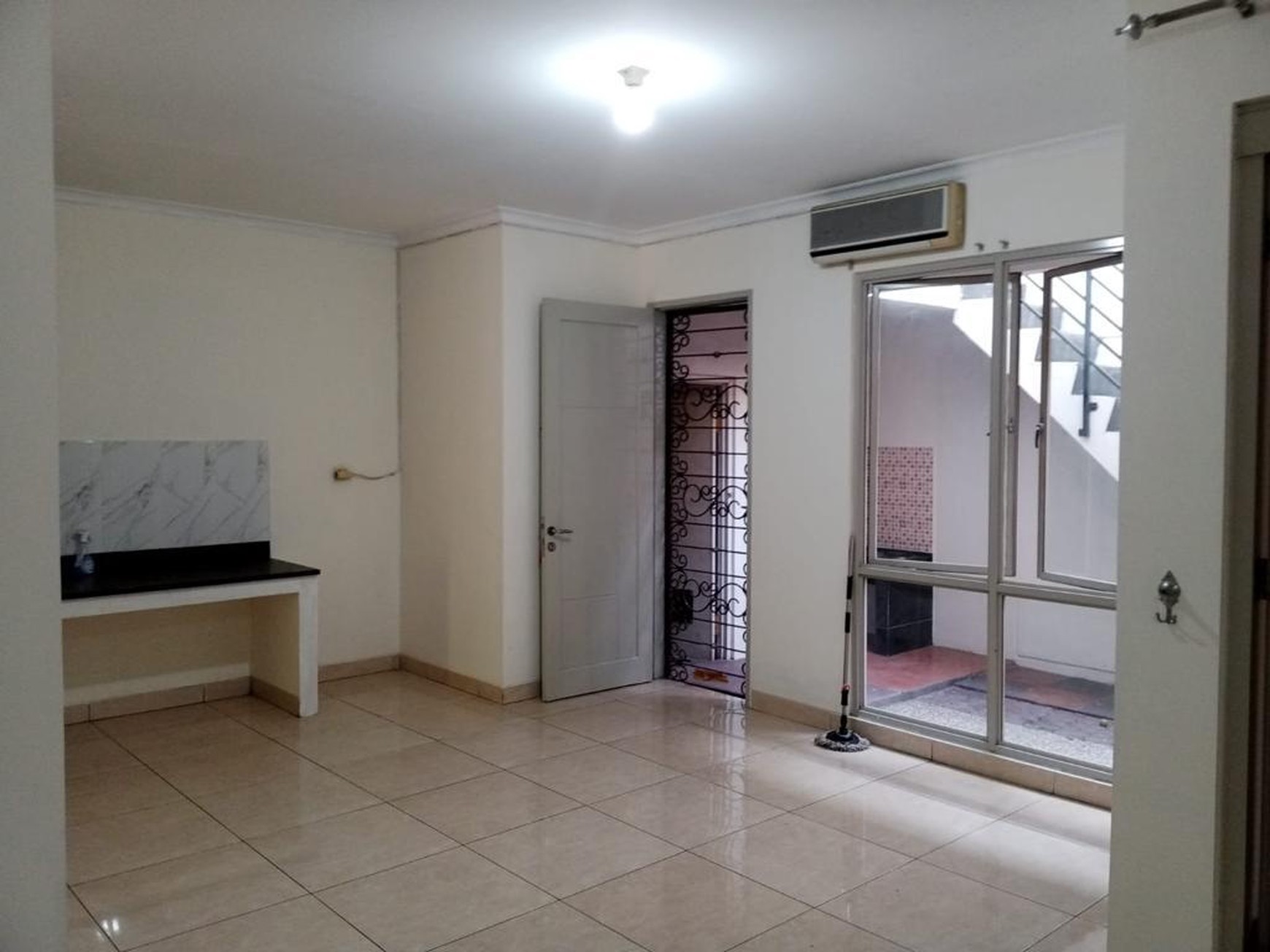 Dijual Rumah Di Cluster Mewah De Latinos Tangerang Selatan
