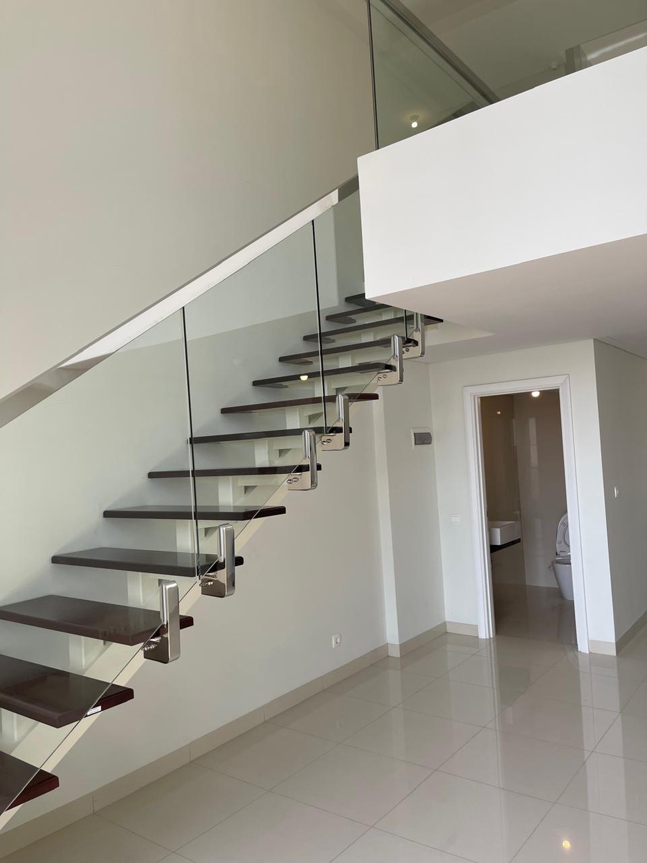 Murah Disewakan Vie Loft Soho Apartemen Ciputra World Mall Surabaya Dekat Mayjen Sungkono, Tol Satelit, Darmo Hill