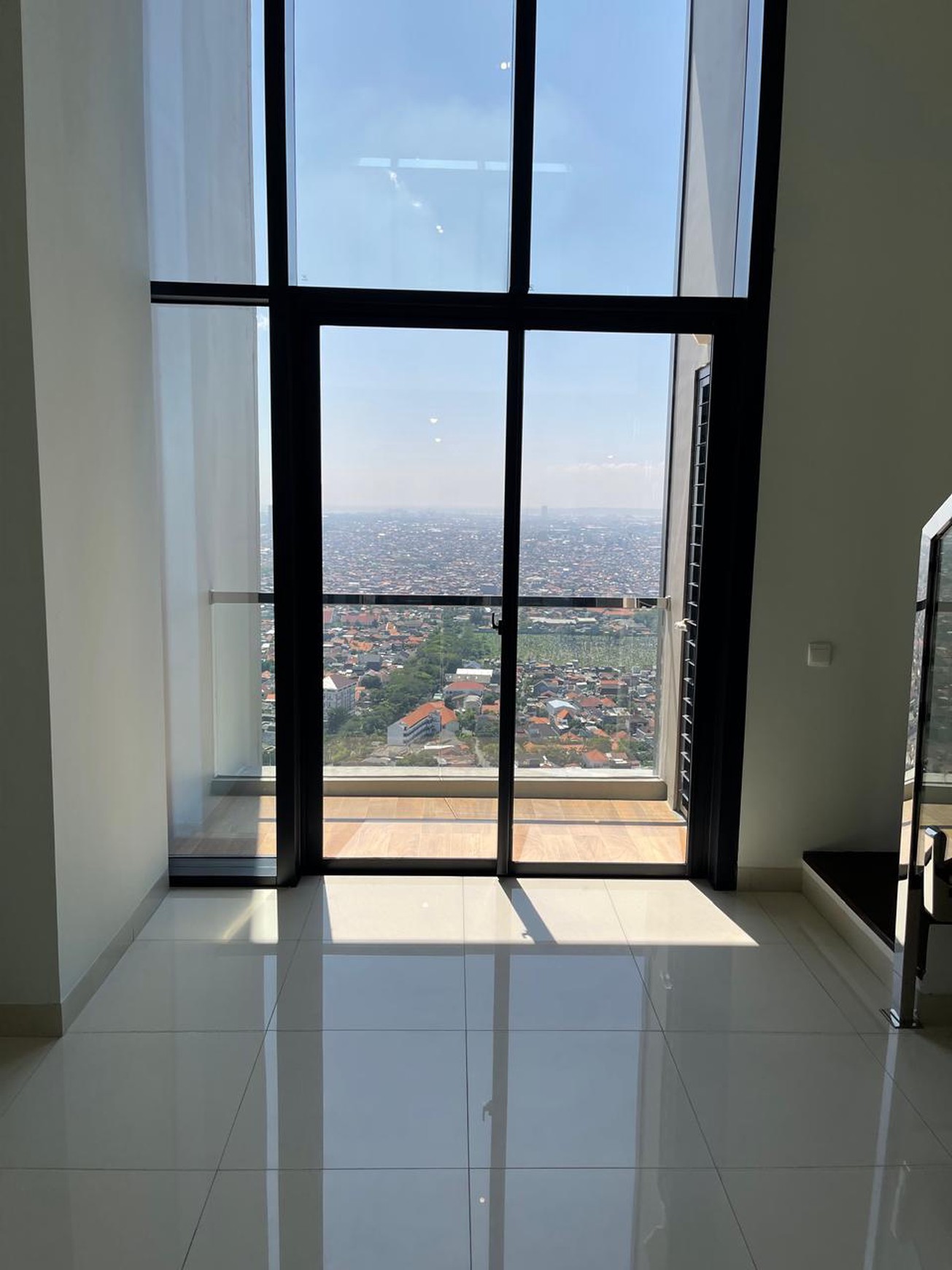 Murah Disewakan Vie Loft Soho Apartemen Ciputra World Mall Surabaya Dekat Mayjen Sungkono, Tol Satelit, Darmo Hill