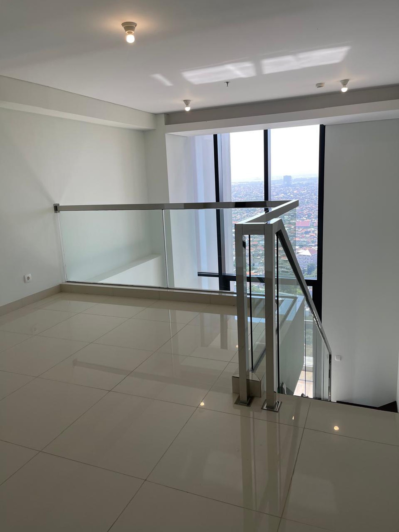 Murah Disewakan Vie Loft Soho Apartemen Ciputra World Mall Surabaya Dekat Mayjen Sungkono, Tol Satelit, Darmo Hill