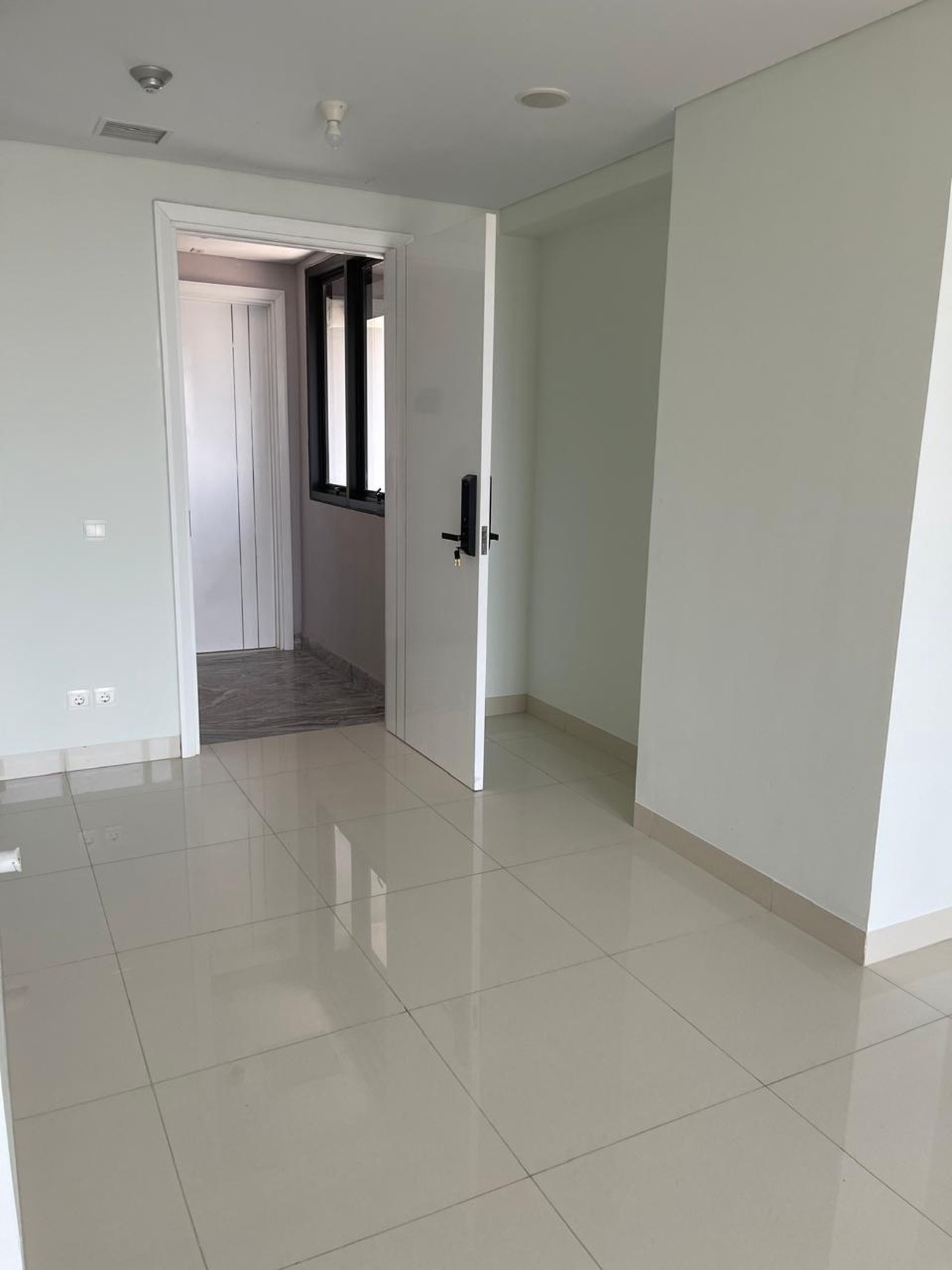 Murah Disewakan Vie Loft Soho Apartemen Ciputra World Mall Surabaya Dekat Mayjen Sungkono, Tol Satelit, Darmo Hill