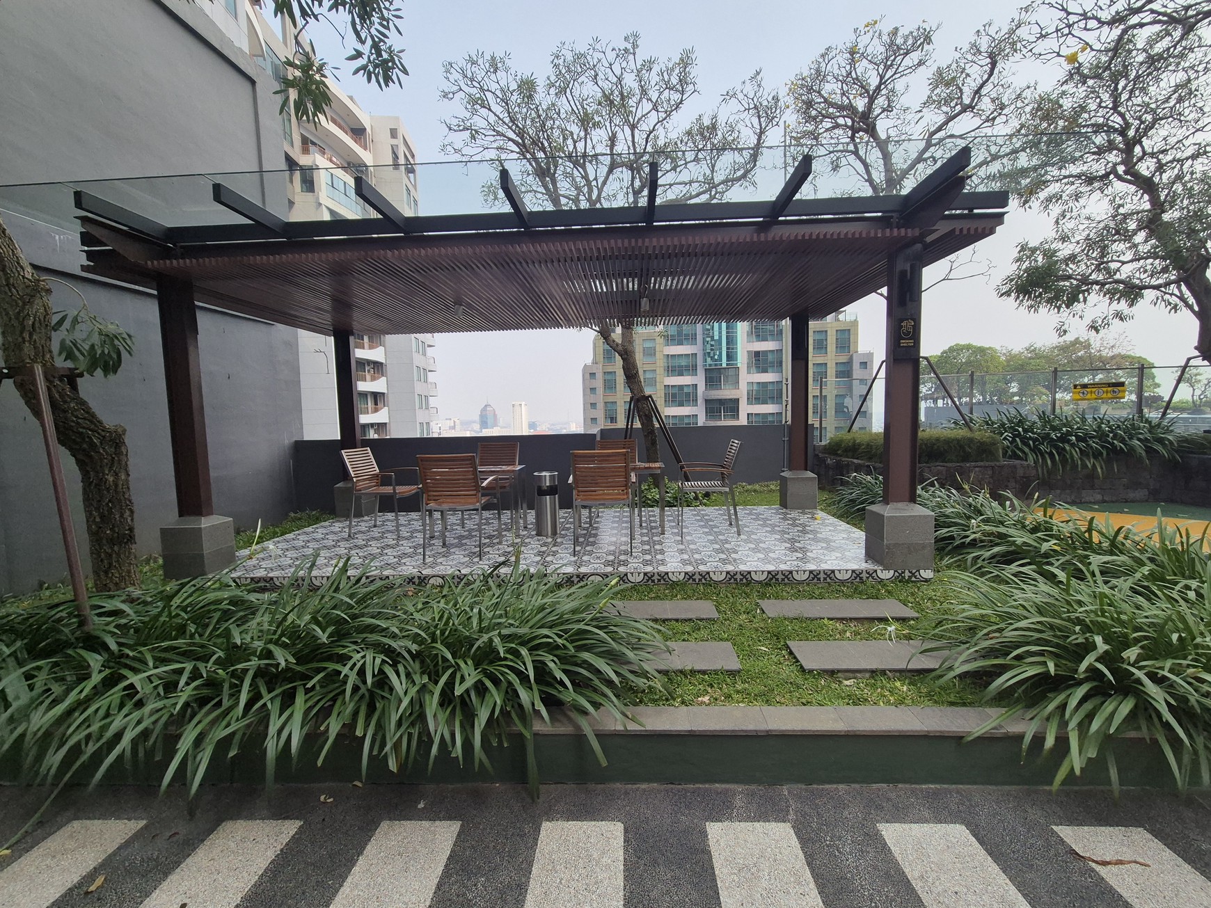 DIJUAL APARTEMEN ONE ICON 1BR diatas TP6 FULL FURNISHED SIAP HUNI
