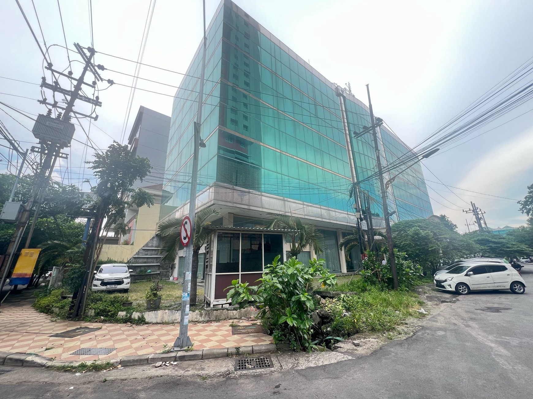 DIJUAL Gedung 5 Lantai Ex. Hotel Jl.Jaksa Agung Suprapto Surabaya Kota