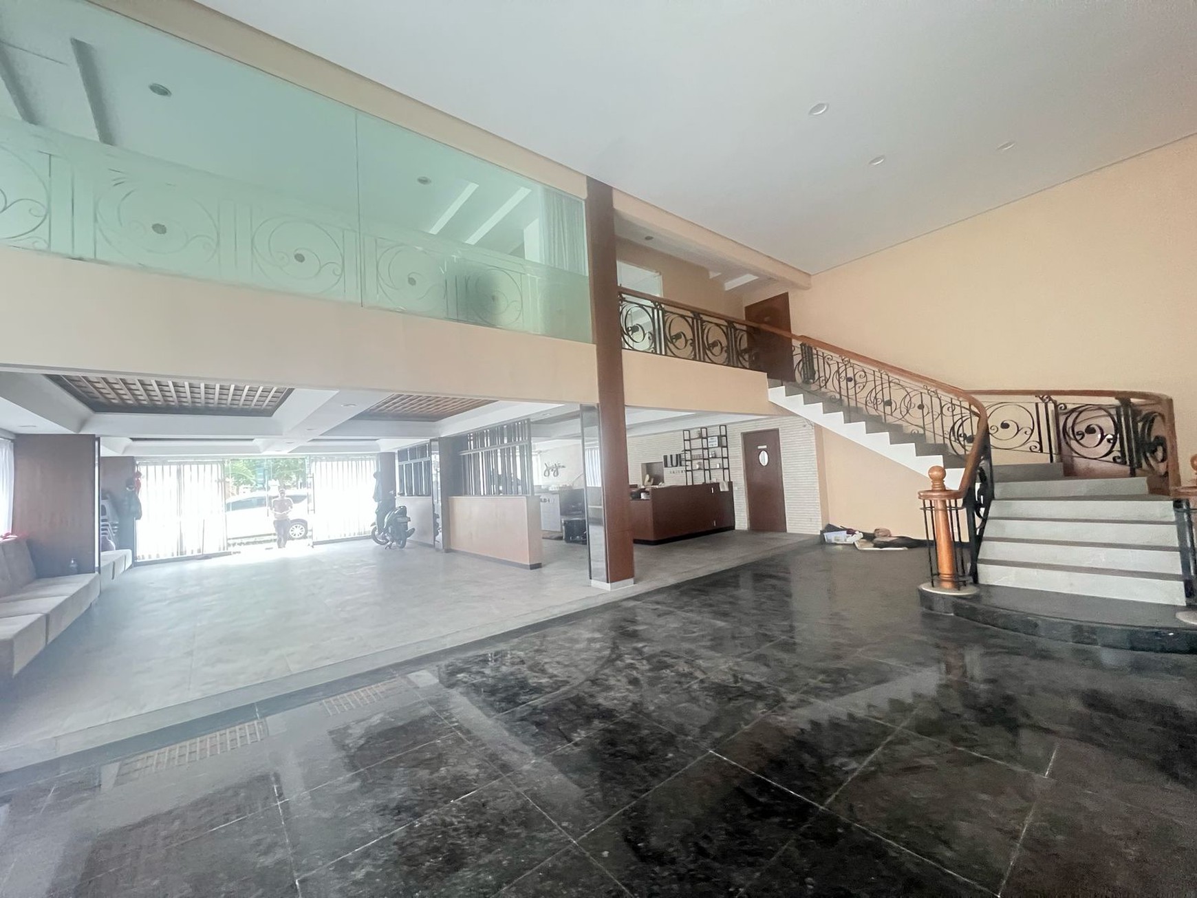 DIJUAL Gedung 5 Lantai Ex. Hotel Jl.Jaksa Agung Suprapto Surabaya Kota