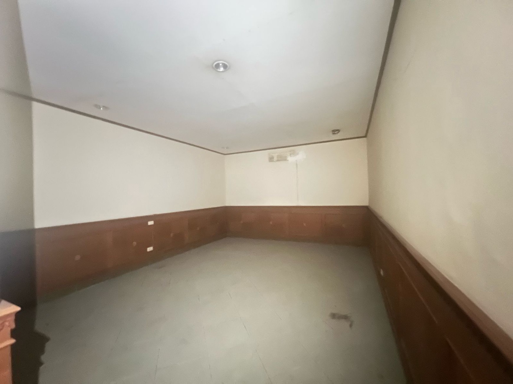 DIJUAL Gedung 5 Lantai Ex. Hotel Jl.Jaksa Agung Suprapto Surabaya Kota