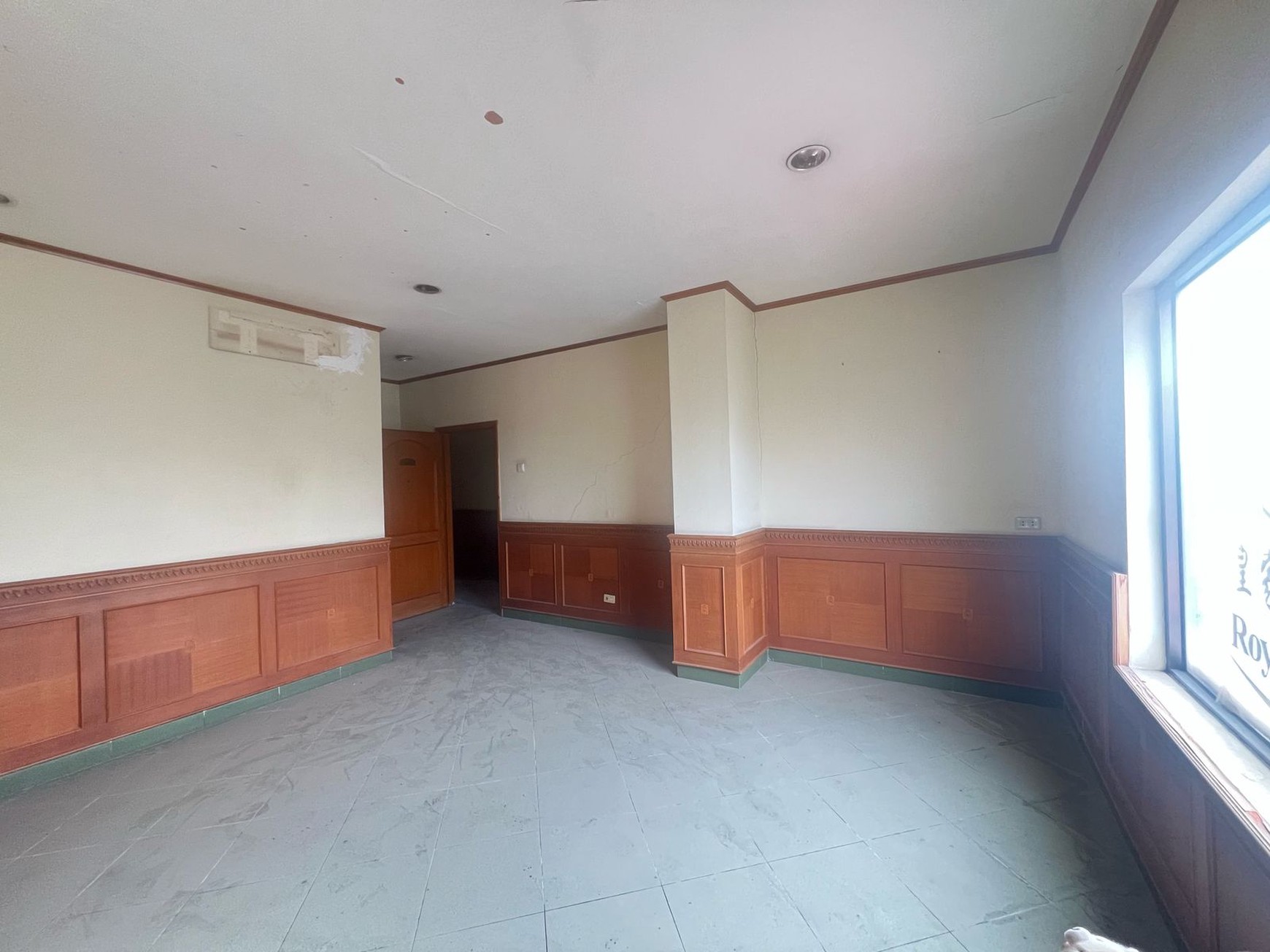 DIJUAL Gedung 5 Lantai Ex. Hotel Jl.Jaksa Agung Suprapto Surabaya Kota