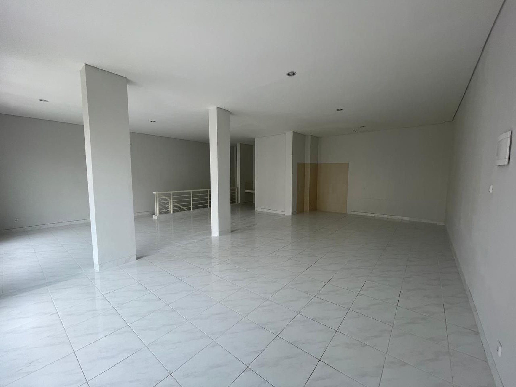 Ruko Luas Bersih Siap Pakai dan Lokasi Strategis Ramai@Serpong, Tangerang Selatan