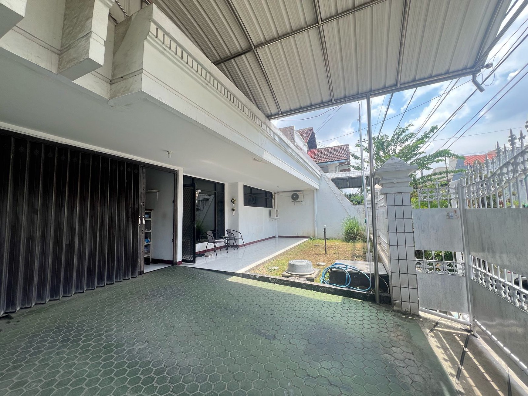 TURUN HARGA!! Dijual Cepat Rumah Dharmahusada Indah Barat Surabaya Timur 