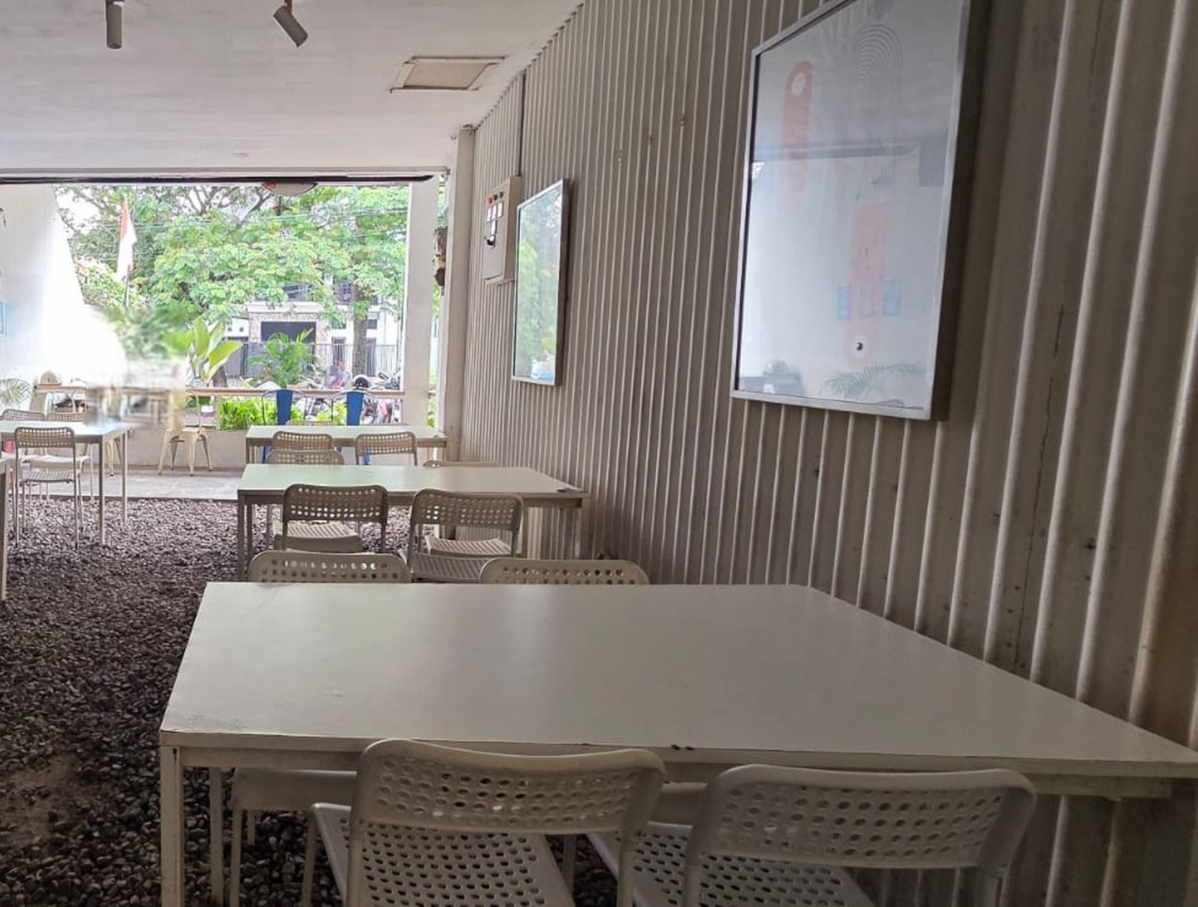 Rumah Usaha siap huni Lokasi Strategis di Bintaro