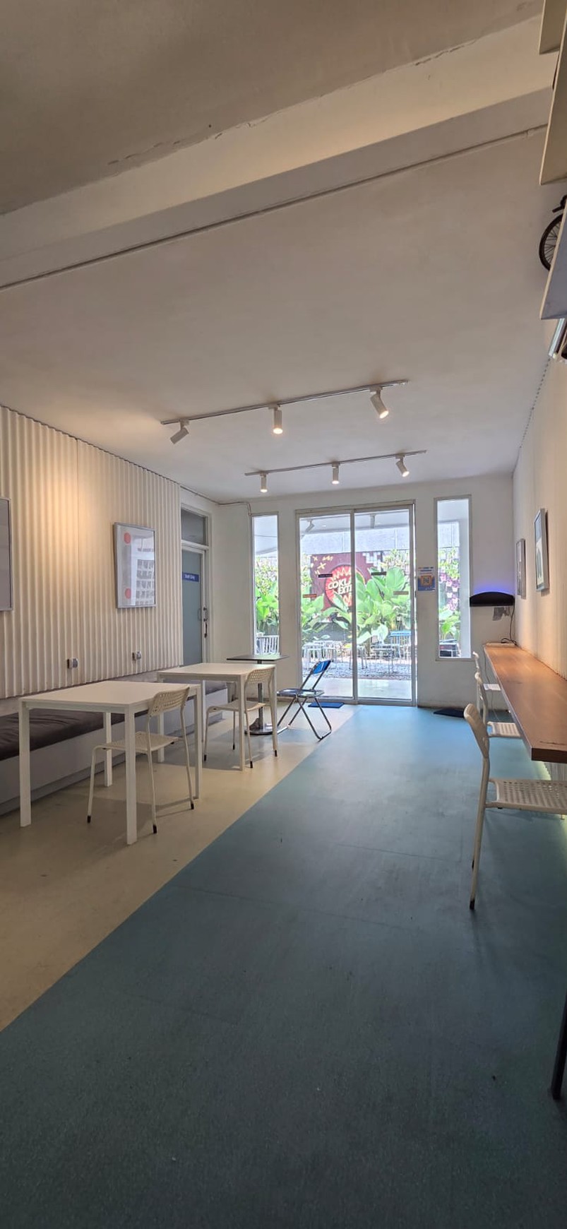 Rumah Usaha siap huni Lokasi Strategis di Bintaro