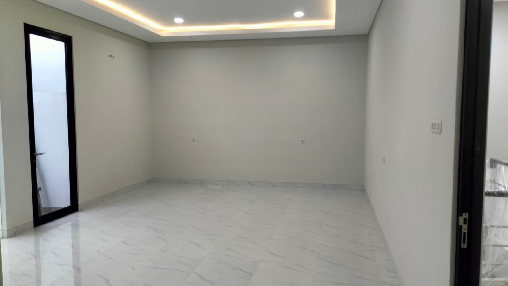 Rumah Dijual Citraland International Village Surabaya Brand New House Cluster Depan dekat Gwalk