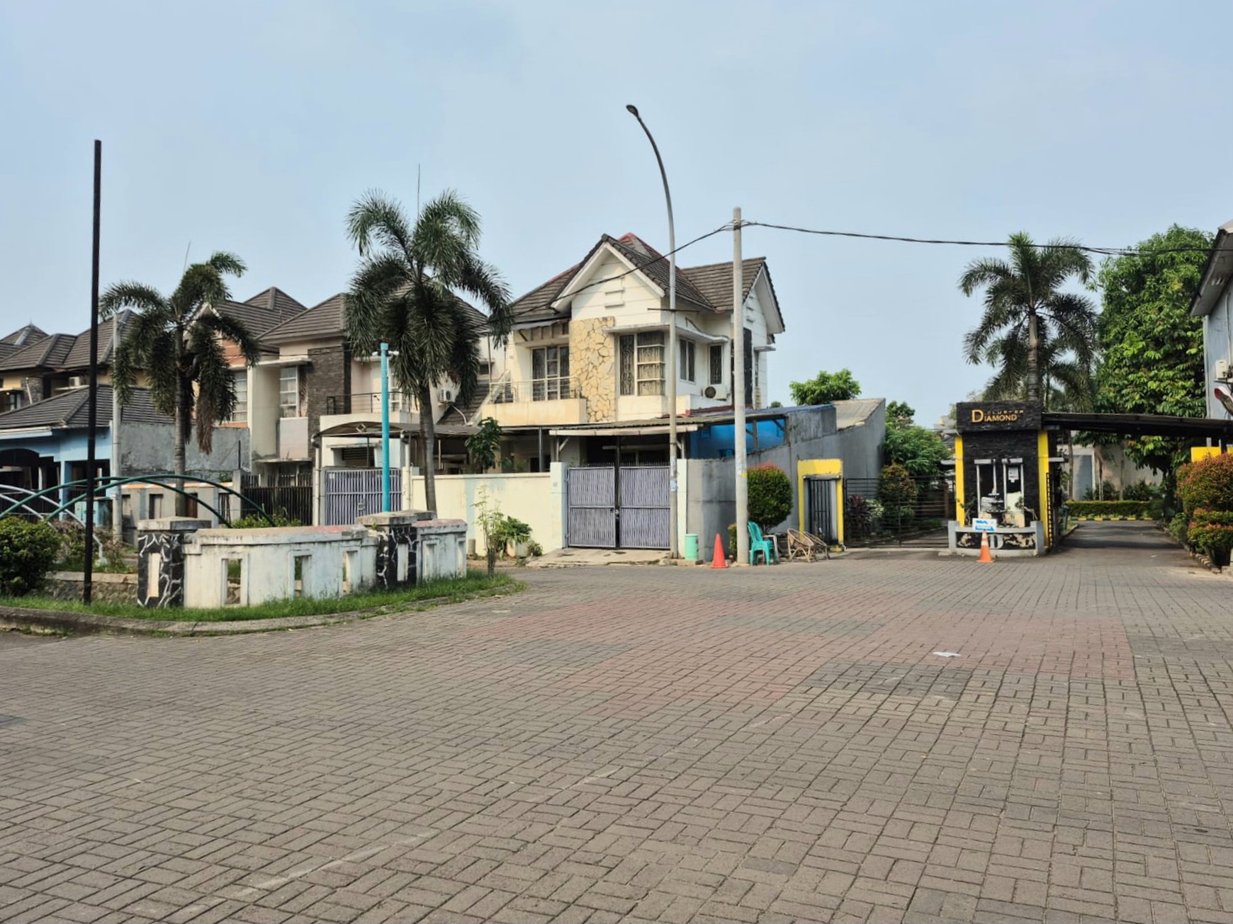 Jual Cepat Rumah Hook Serpong Park Boulevard Jelupang Serpong Tangerang Selatan Strategis
