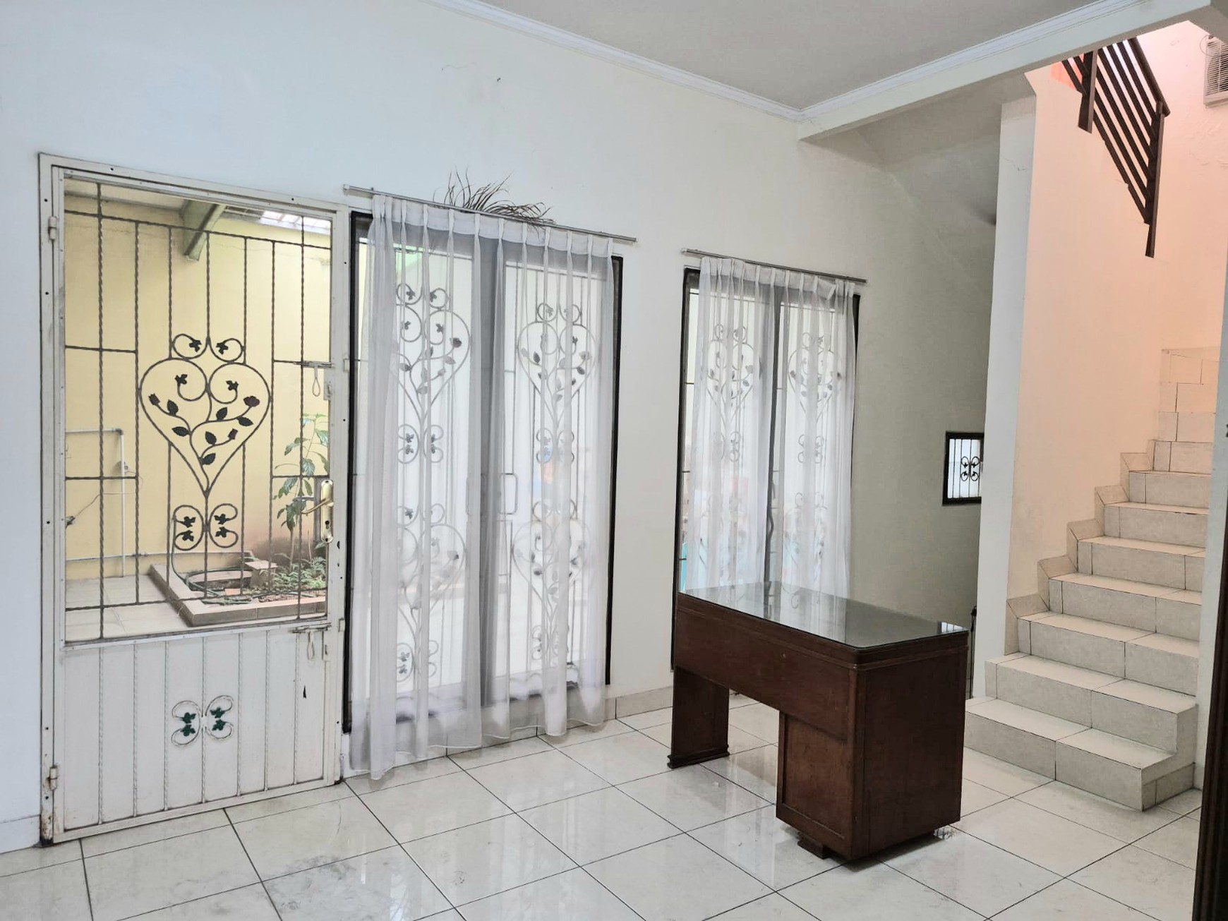 Jual Cepat Rumah Hook Serpong Park Boulevard Jelupang Serpong Tangerang Selatan Strategis