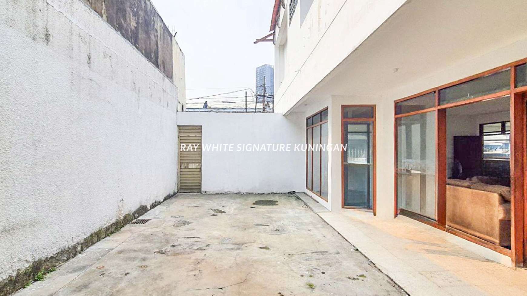 Rumah Lama Cocok untuk Kantor di Jl Darmawangsa X