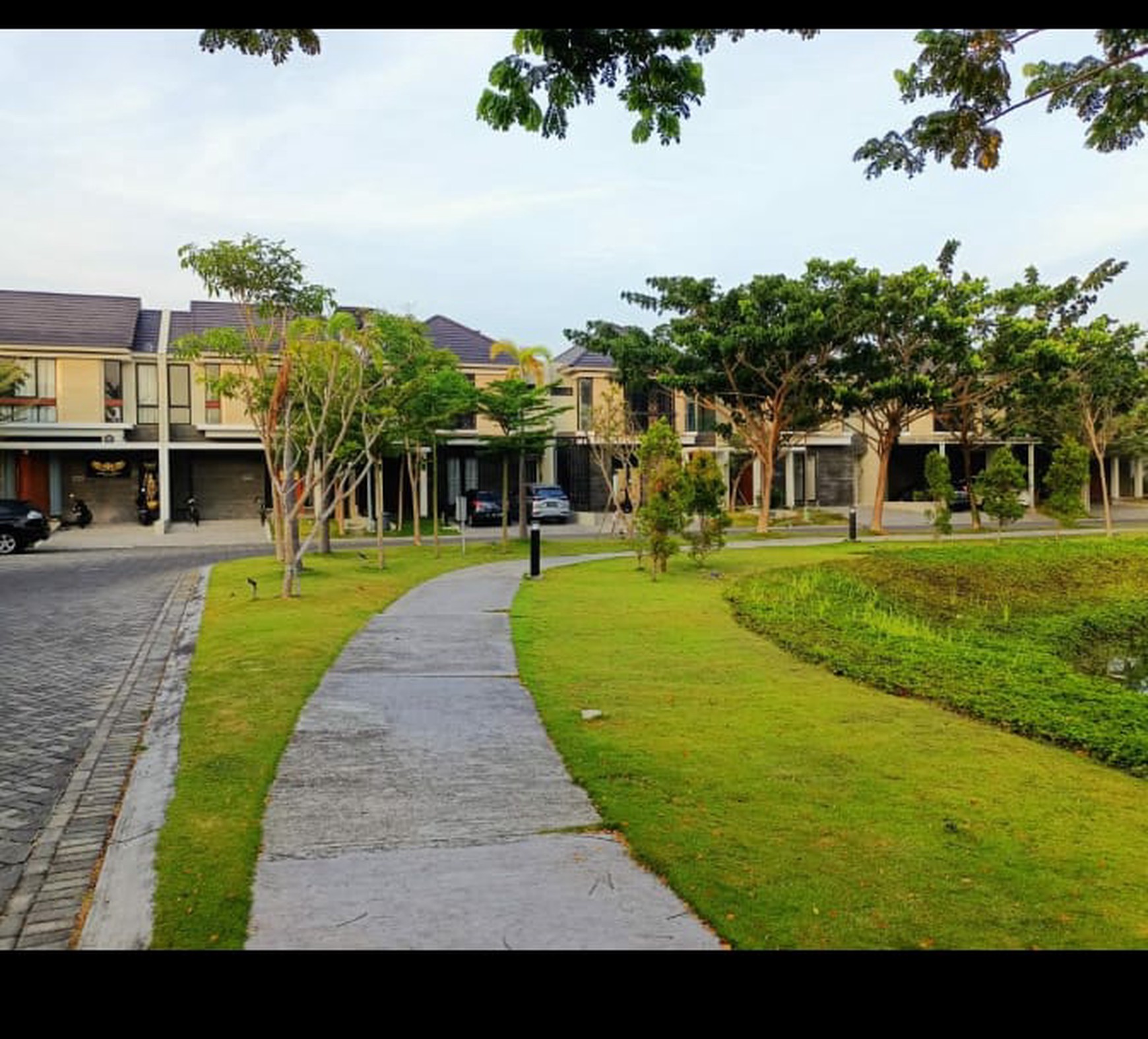 Dijual Rumah North West Lake Citraland Special View Danau - Modern 2+1 Kamar Tidur Dekat Sekolah Citra Berkat, Citra Kasih, Sport Center