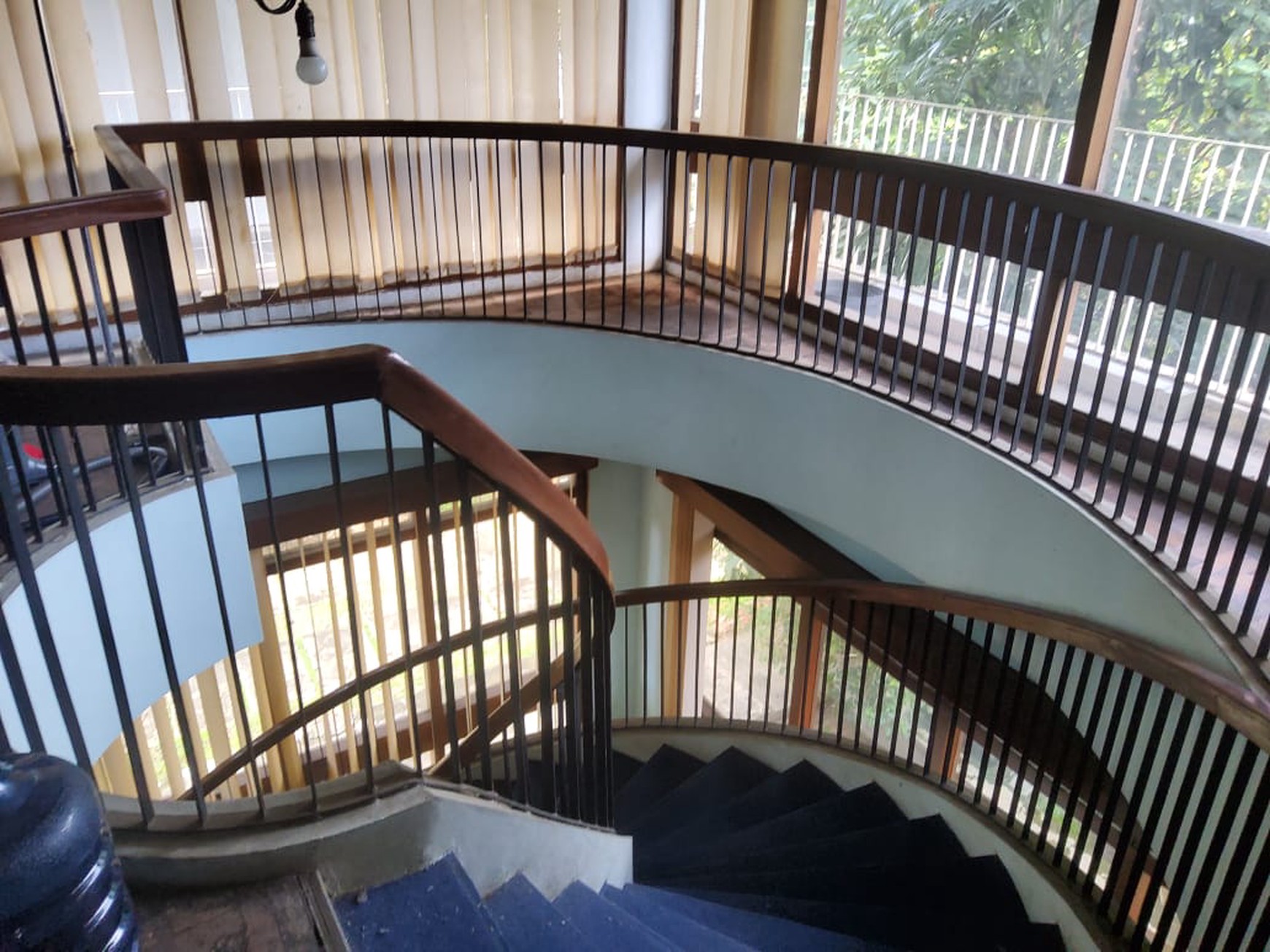 Rumah Hitung Tanah Lokasi Sangat Strategis Zona Komersial di Rawamagun 