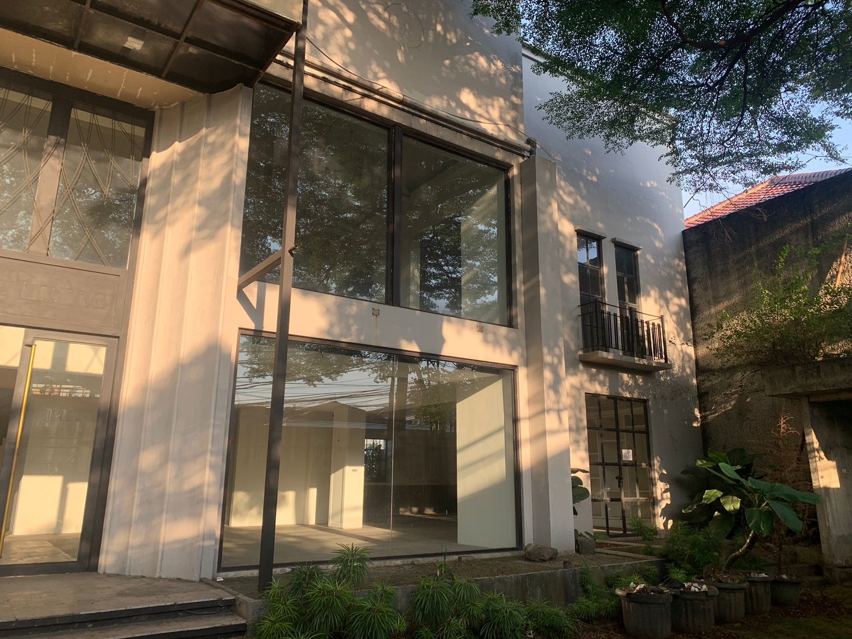 Disewakan Mini building di Area Strategis Kemang, Jakarta Selatan