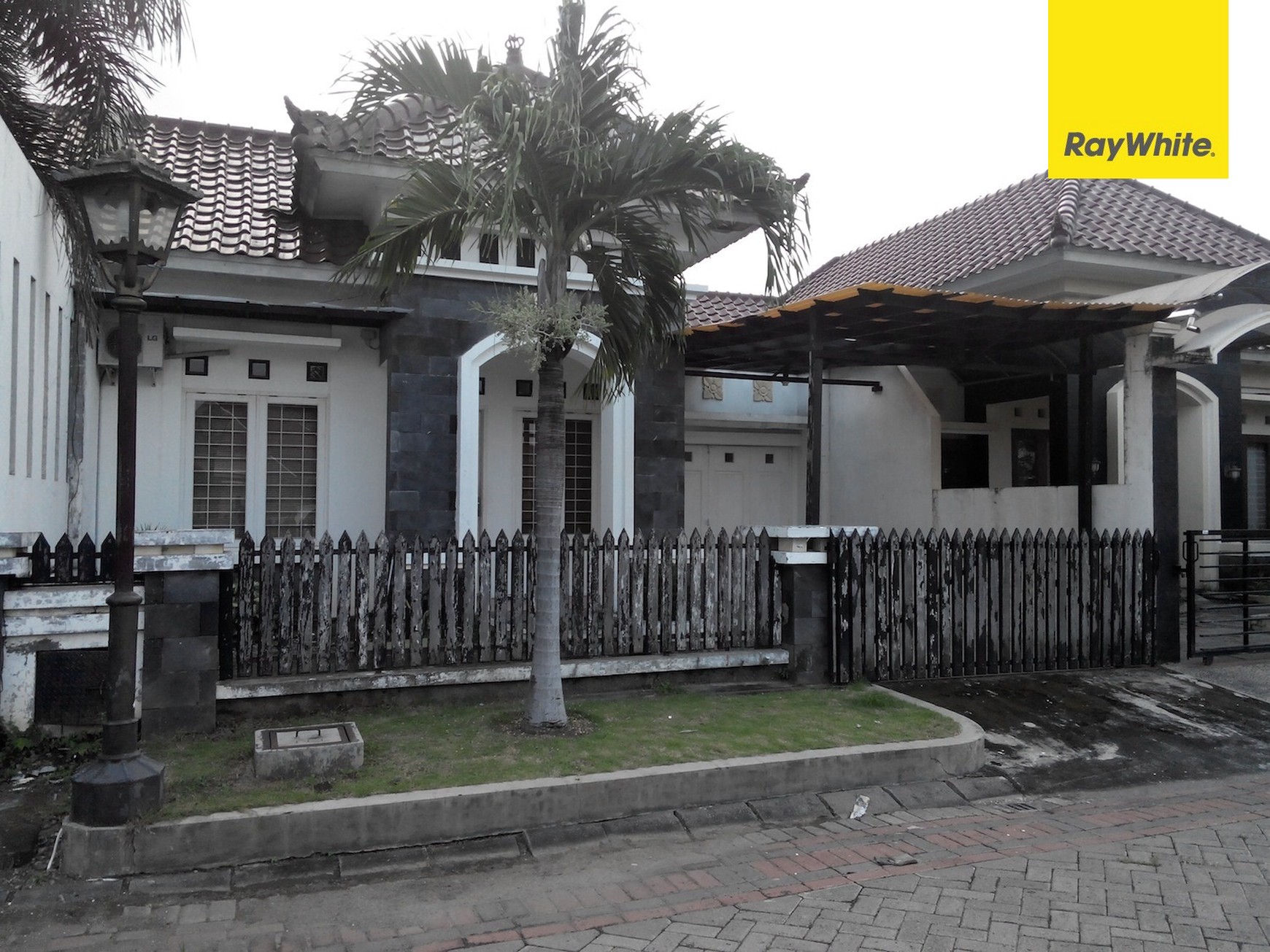 Dijual Rumah 2 lantai di Purimas Singaraja Surabaya