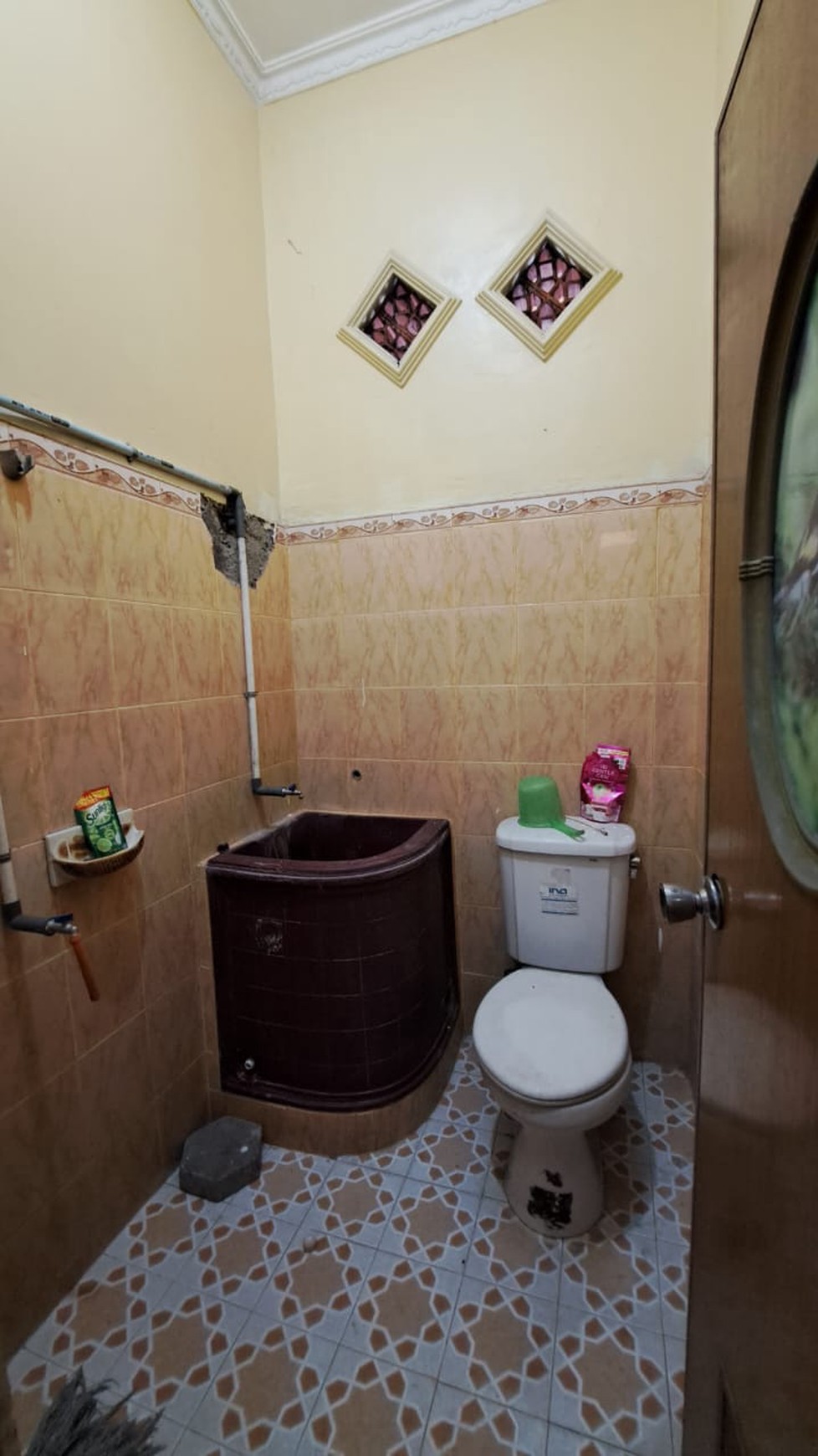 Disewakan Ruko 2 Lantai Lokasi Startegis di Jalan Magelang - Purworejo 