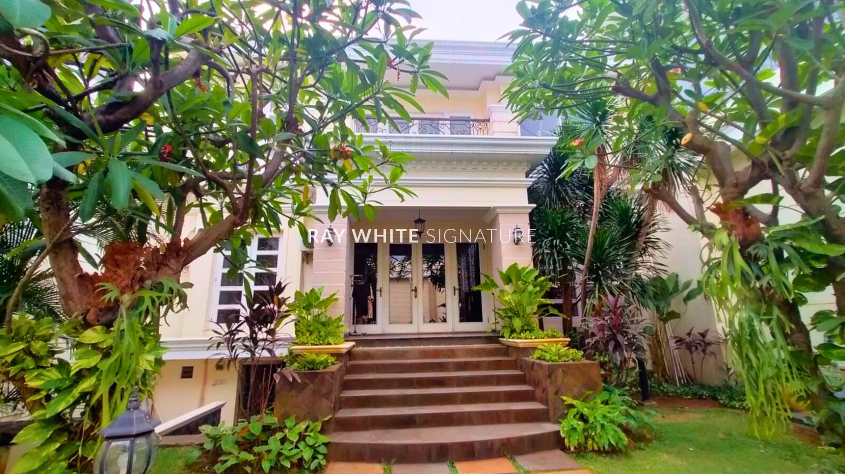Rumah Mewah di Komplek Taman Gandaria Dekat ke Pondok Indah