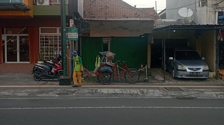 Ruko Strategis Dekat Kampus UGM, Jalan Simanjuntak, Yogyakarta