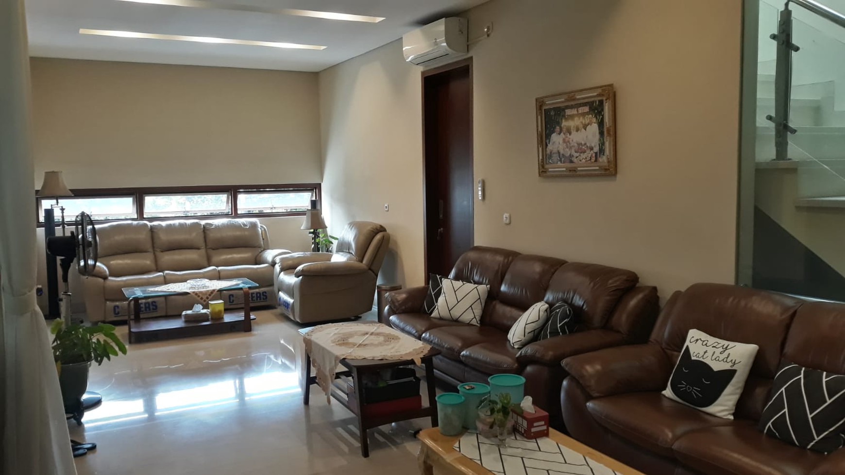 Dijual Rumah Mewah 3 lantai dan siap huni di Pejaten.