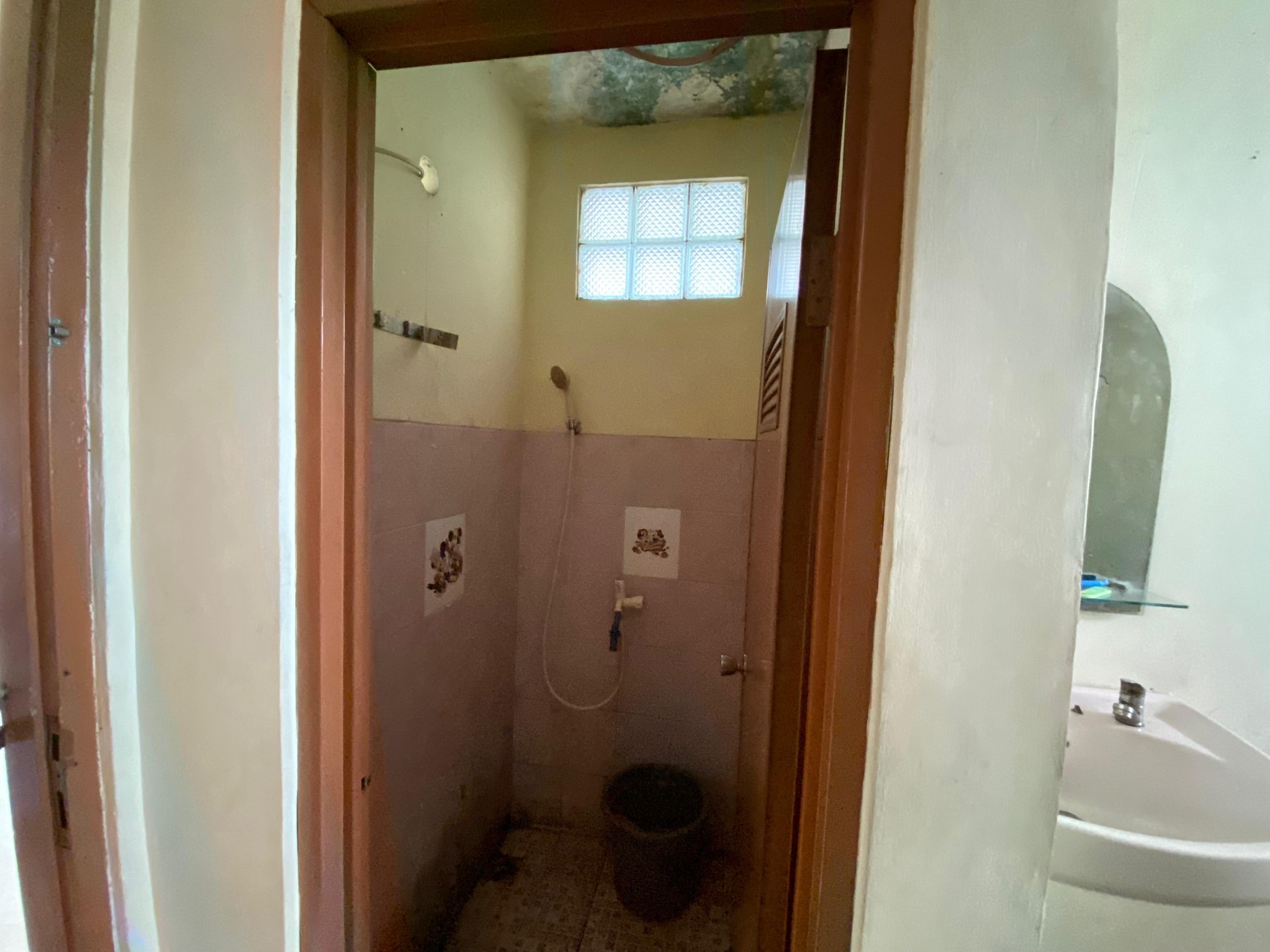 Rumah Lama Lokasi Sangat Strategis di Zona Komersial  daerah Pasar Minggu