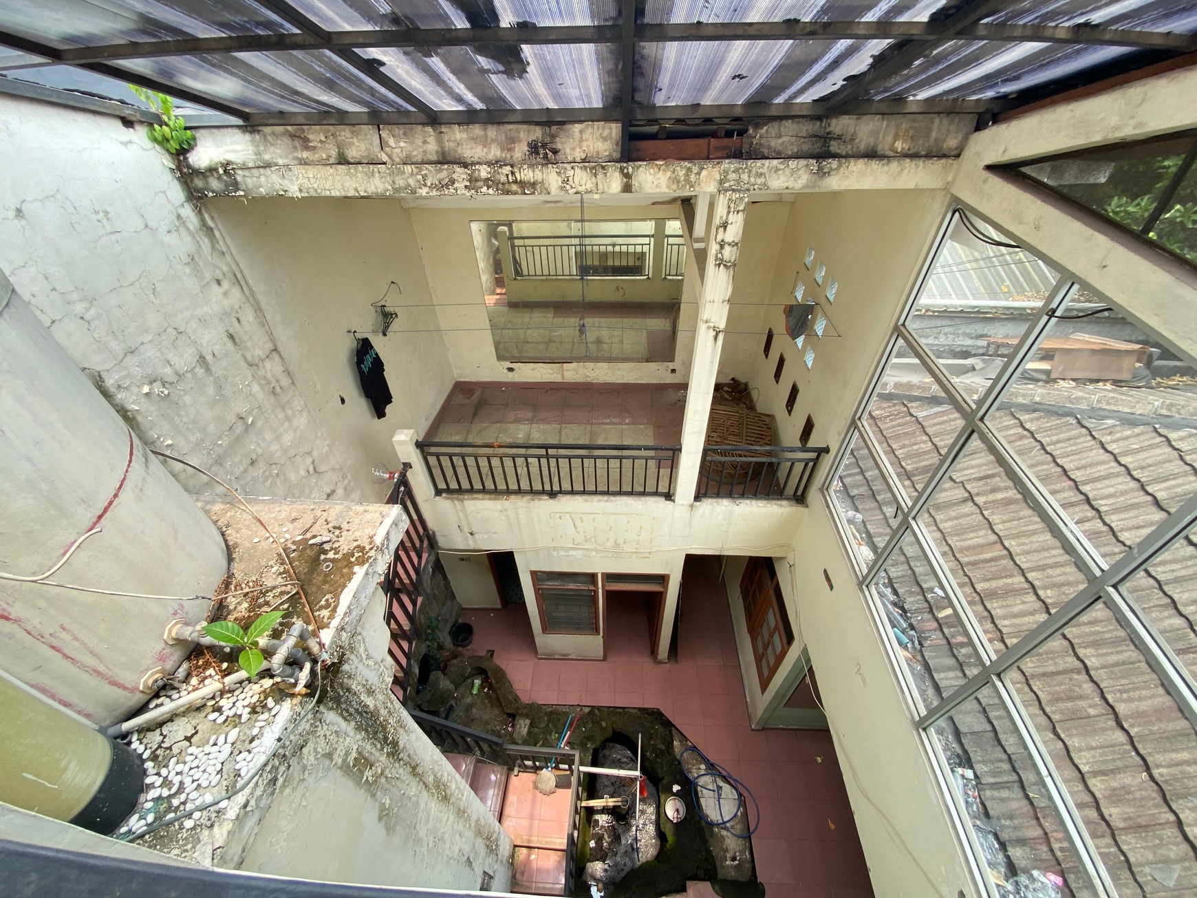 Rumah Lama Lokasi Sangat Strategis di Zona Komersial  daerah Pasar Minggu