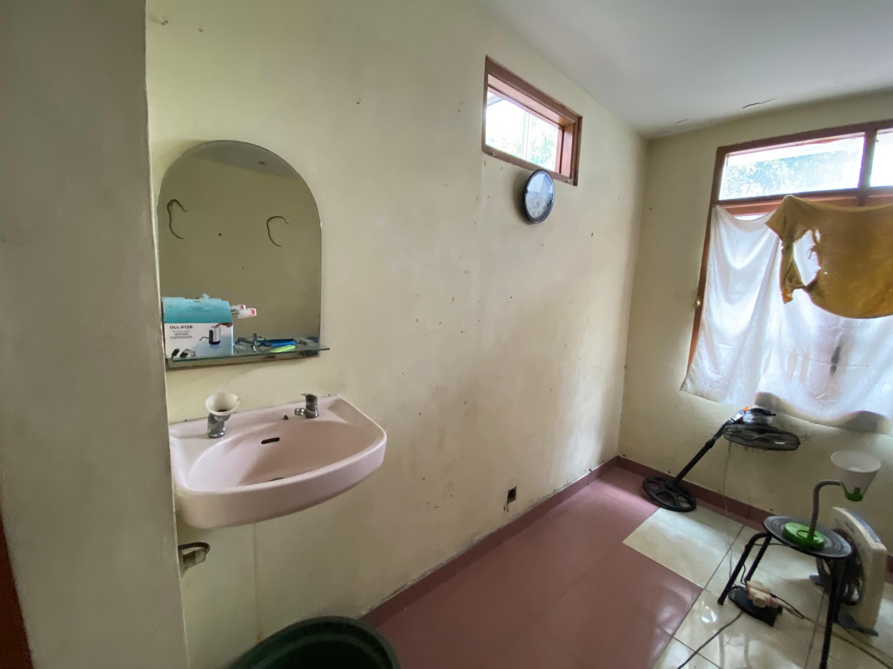 Rumah Lama Lokasi Sangat Strategis di Zona Komersial  daerah Pasar Minggu