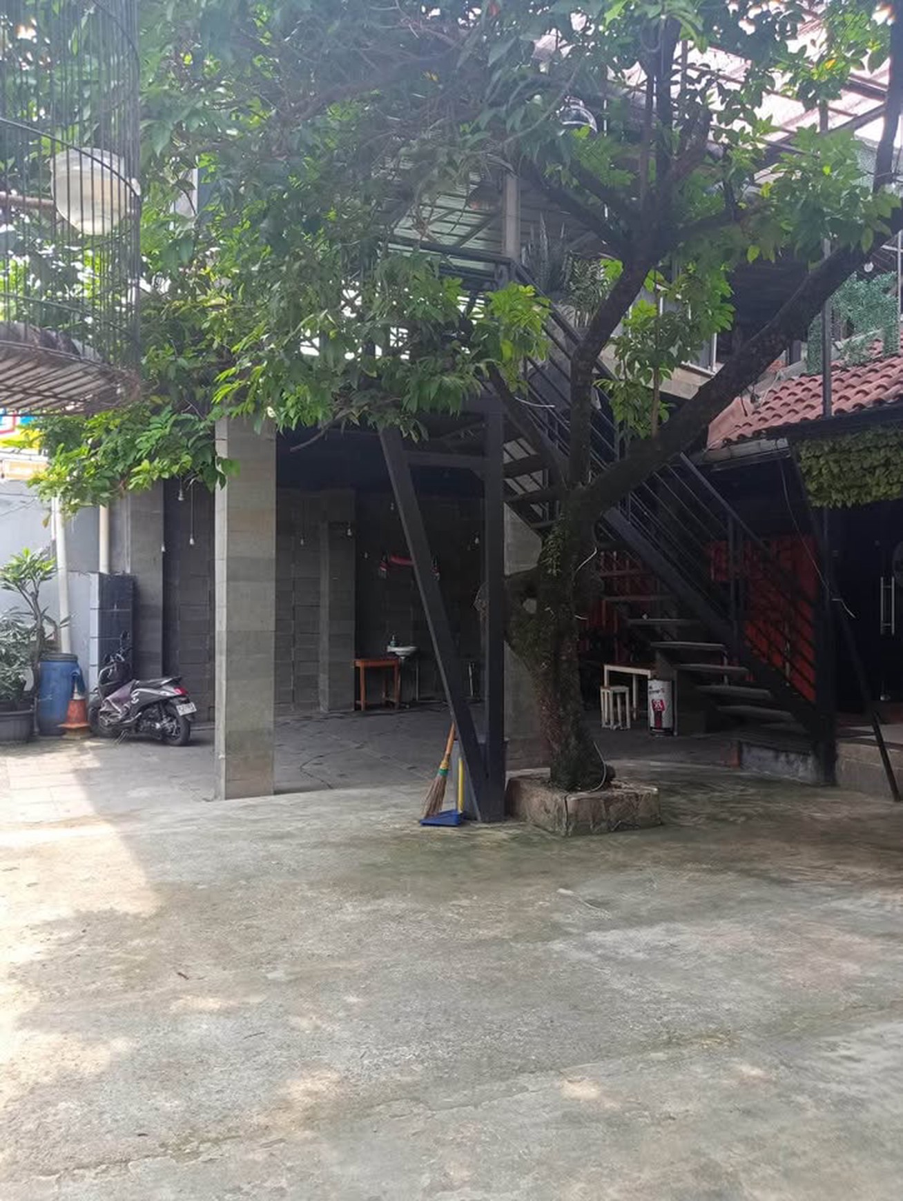 Dijual rumah strategis di Jalan Jati Padang Raya, Pasar Minggu - Jakarta Selatan