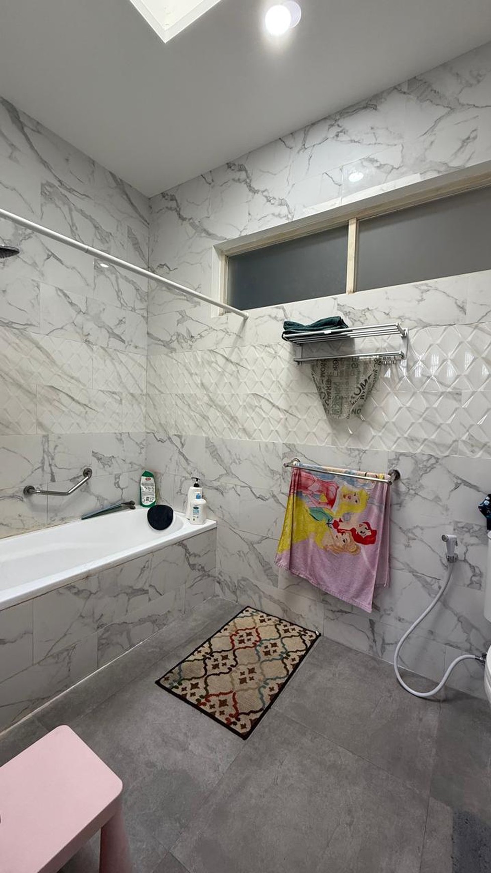 Rumah 2 Lantai Siap Huni di Bintaro dengan KT 7+2 dan KM 7+1 sudah SHM @Bintaro Sektor 9