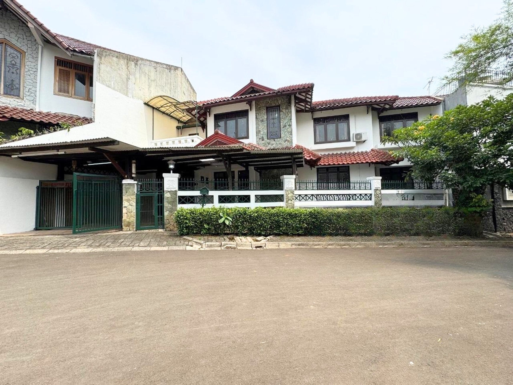 Cinere puri cinere luas 225 dalam komplek elit dekat cinmal