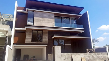 Rumah Mewah Baru Gress di Citraland Newton Hill Surabaya Barat, 2 Lantai