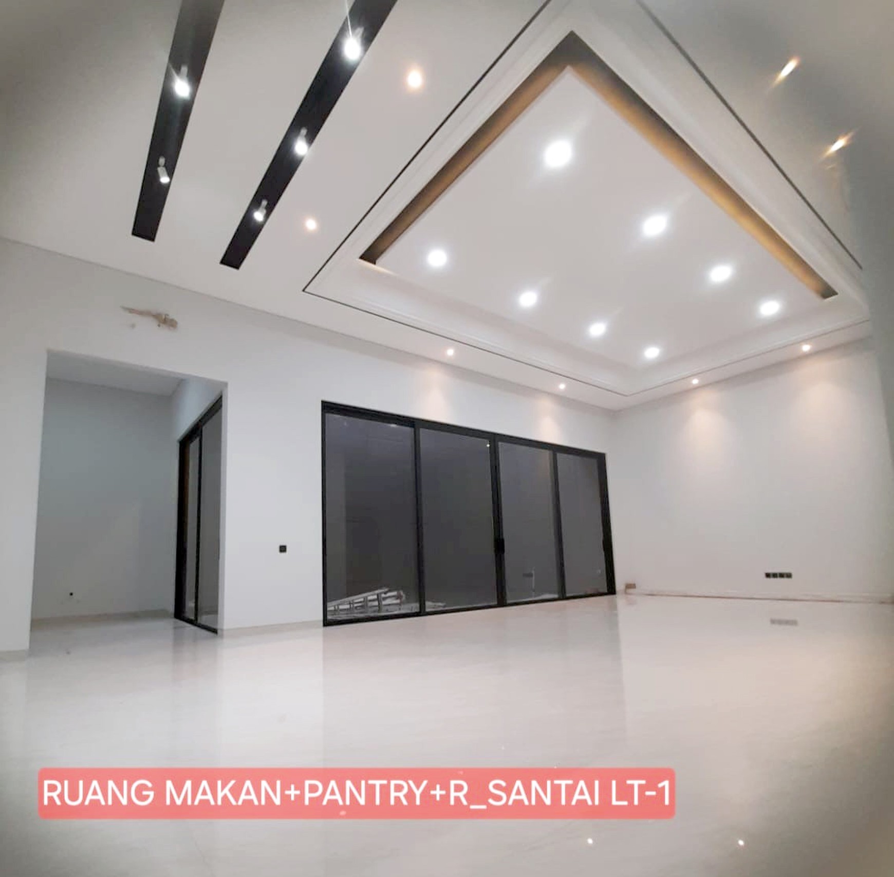 Rumah Mewah Baru Gress di Citraland Newton Hill Surabaya Barat, 2 Lantai