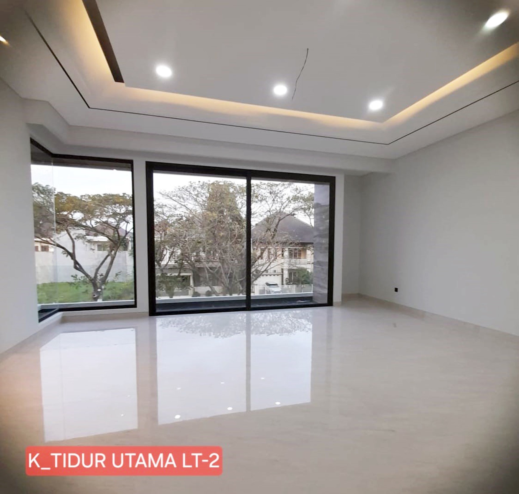 Rumah Mewah Baru Gress di Citraland Newton Hill Surabaya Barat, 2 Lantai